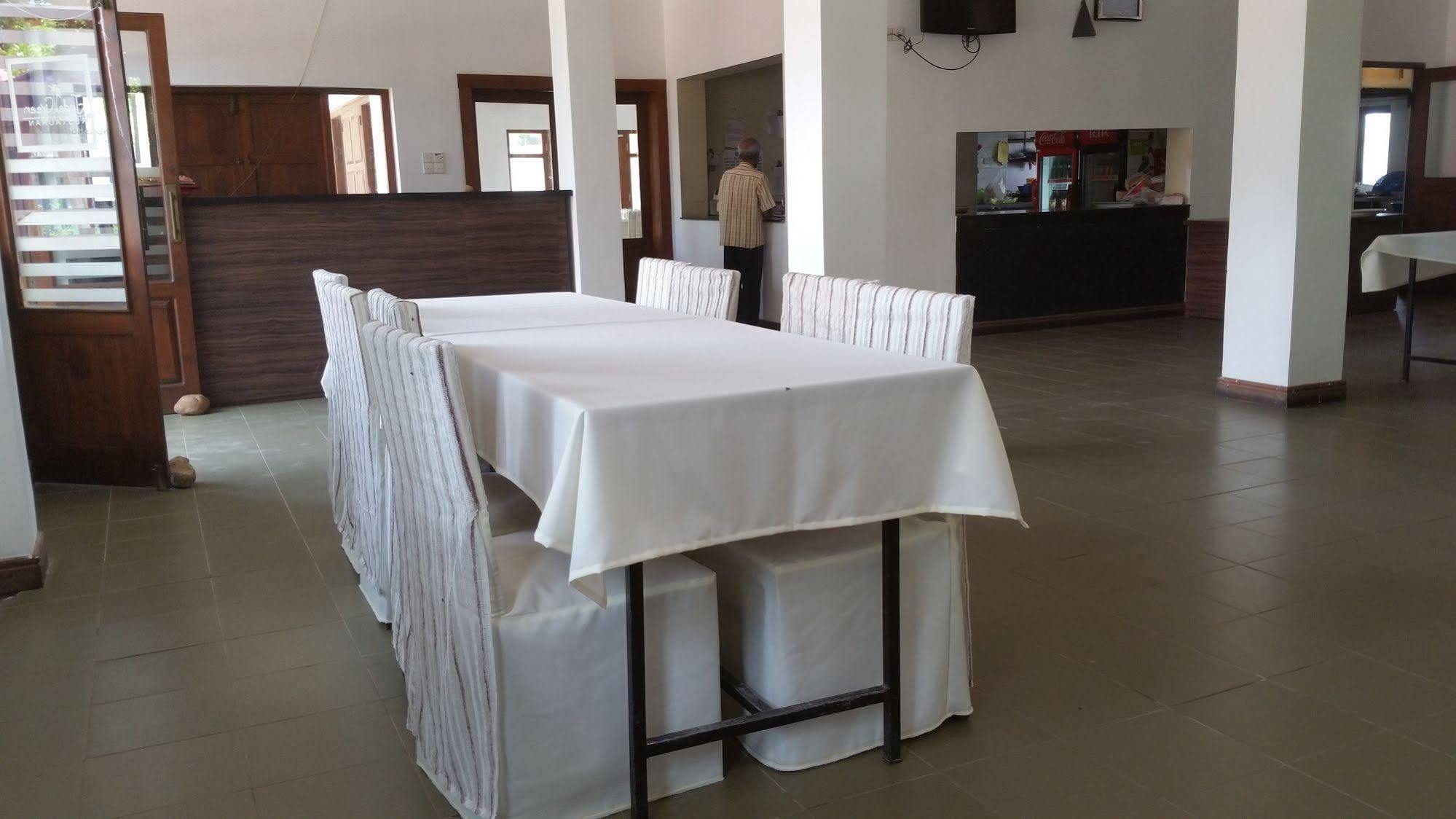 Jade Green Hotel Hambantota Eksteriør bilde