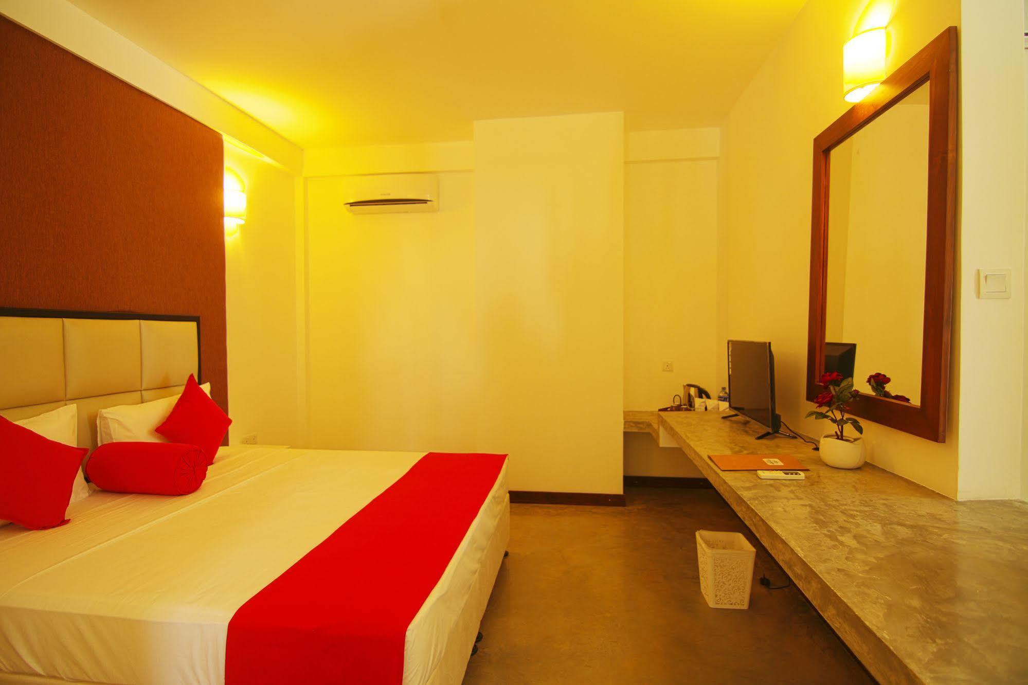 Jade Green Hotel Hambantota Eksteriør bilde